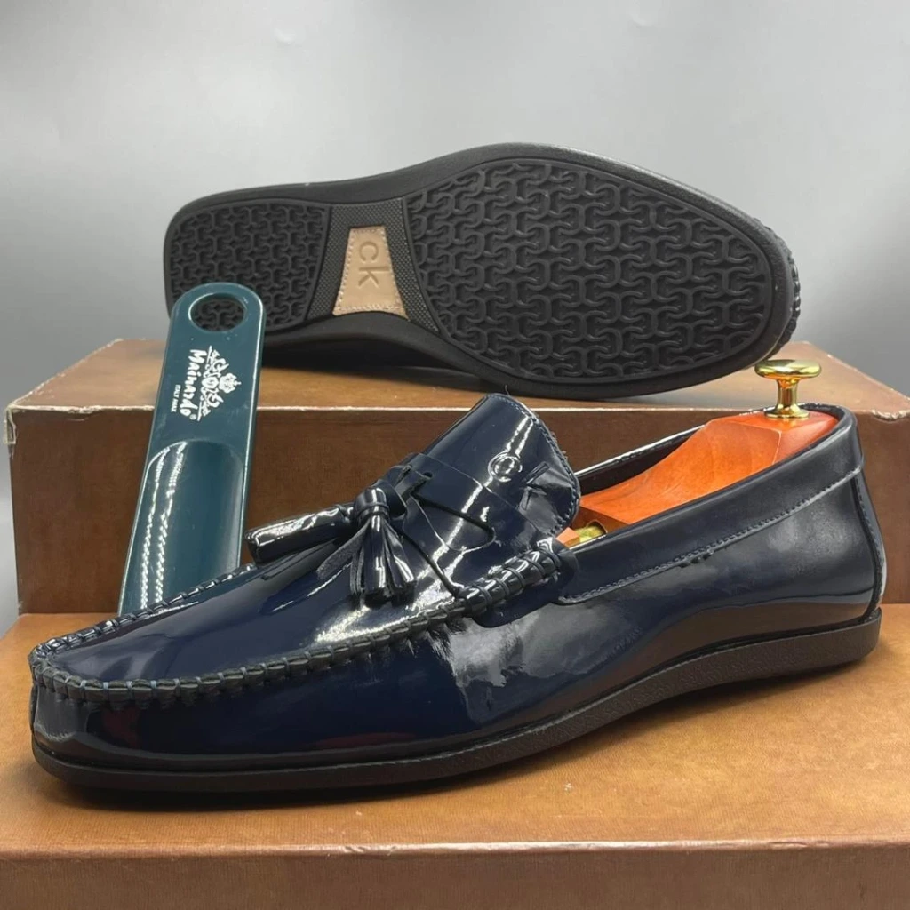 mocassin blue