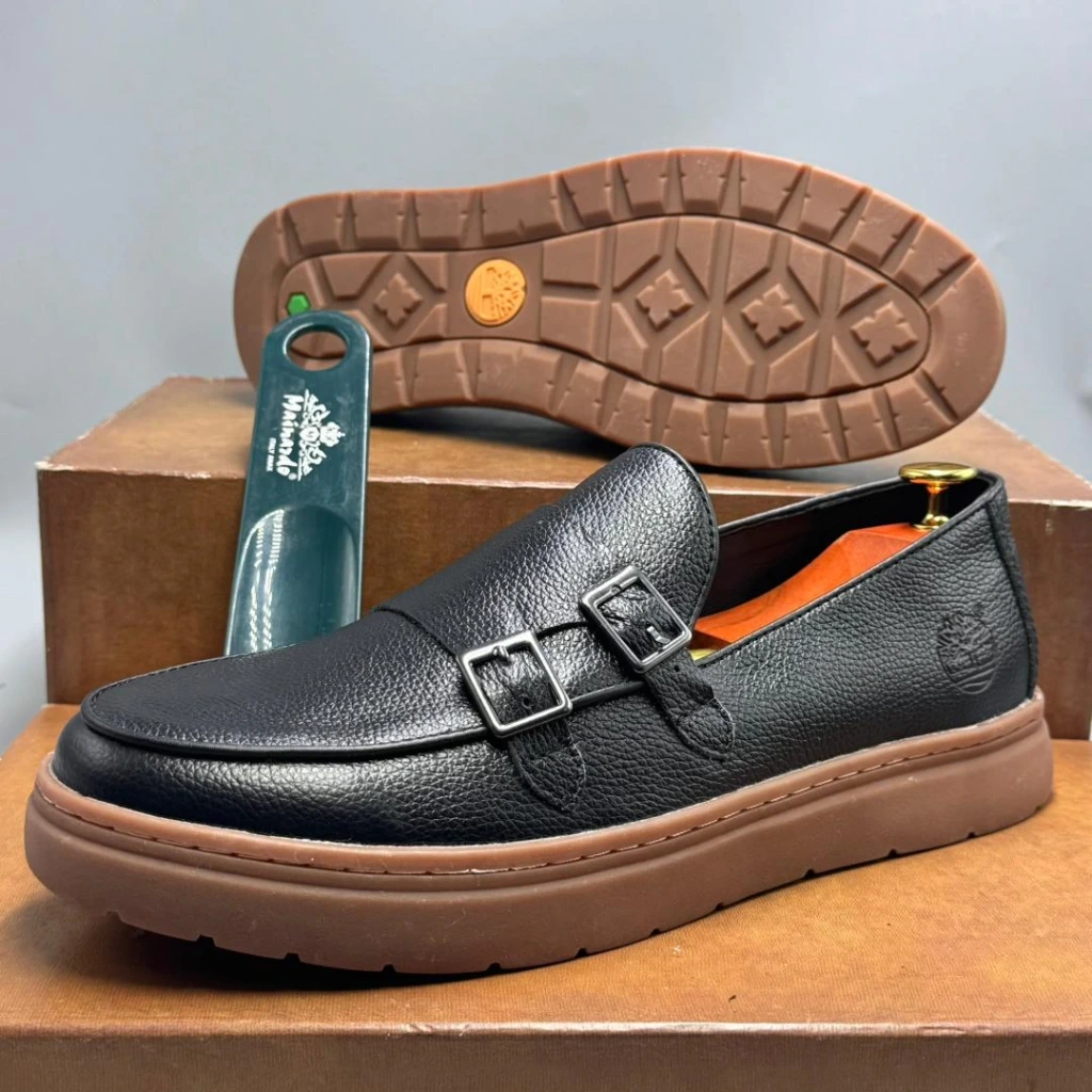 mocassin