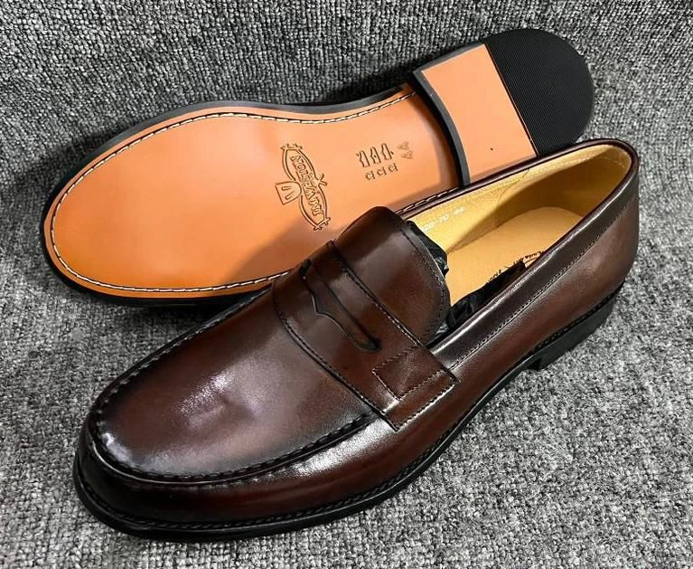 mocassin