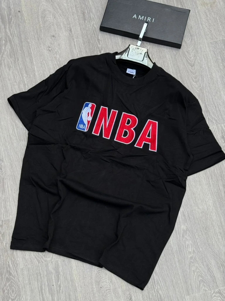t-shirt noir NBA