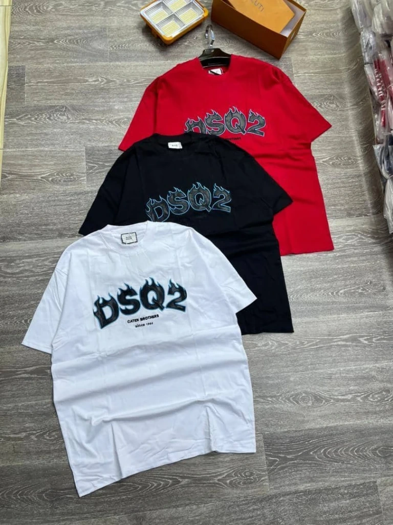 t-shirt DSQ2 red , black and whrite