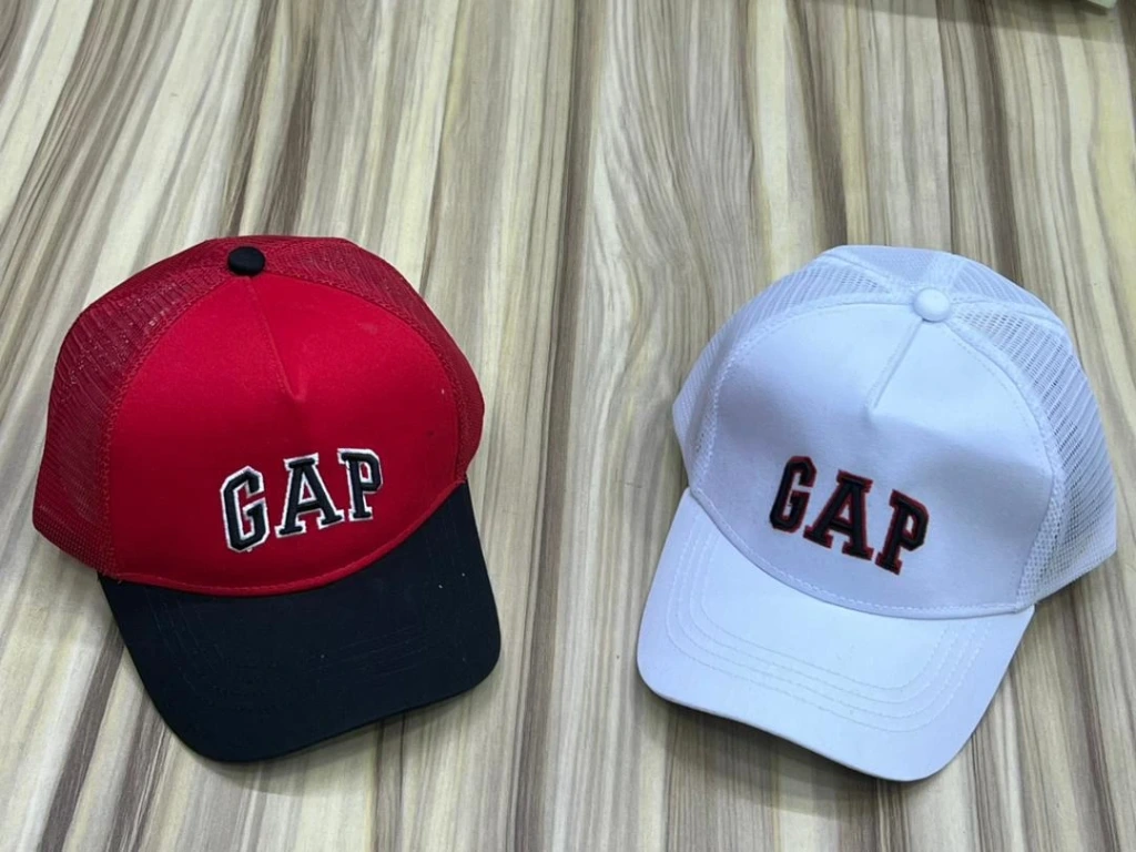 Casquette GAP red and white
